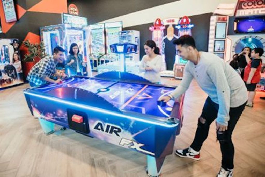 Hilangkan Kebosanan Ide Permainan Seru Saat Menunggu Di Bandara Yang Bikin Waktu Terbang Cepat