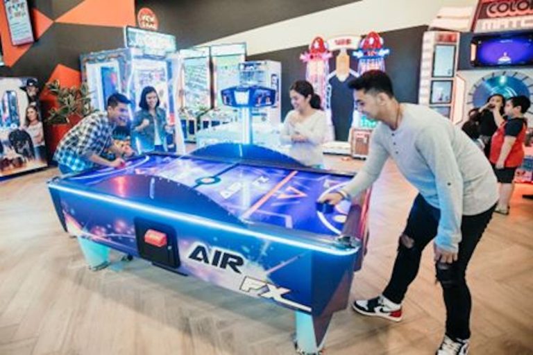 Hilangkan Kebosanan Ide Permainan Seru Saat Menunggu Di Bandara Yang Bikin Waktu Terbang Cepat