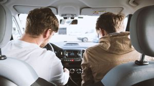 Membangun Kemandirian Dan Tanggung Jawab Manfaat Belajar Mengemudi Sejak Usia Legal Dengan Etika